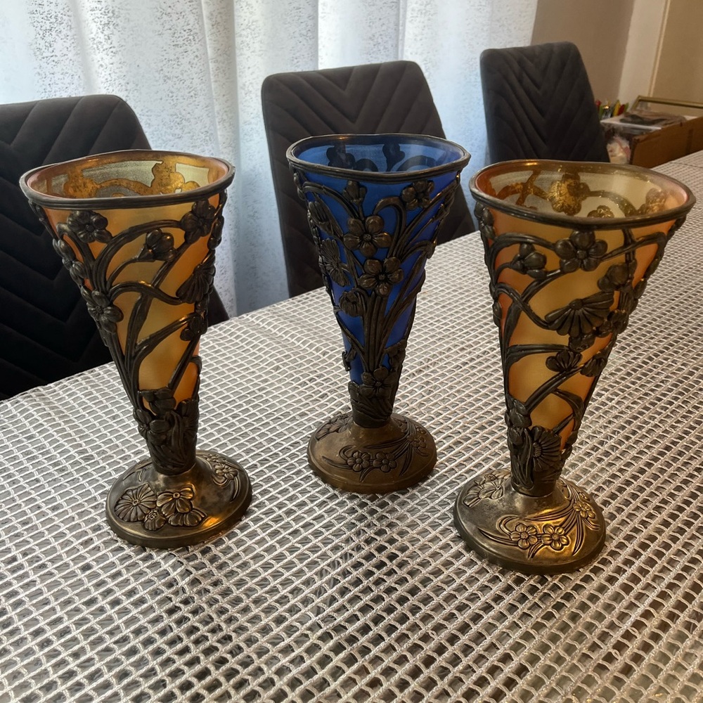 Blue sold! Very cute vase or stencil holder